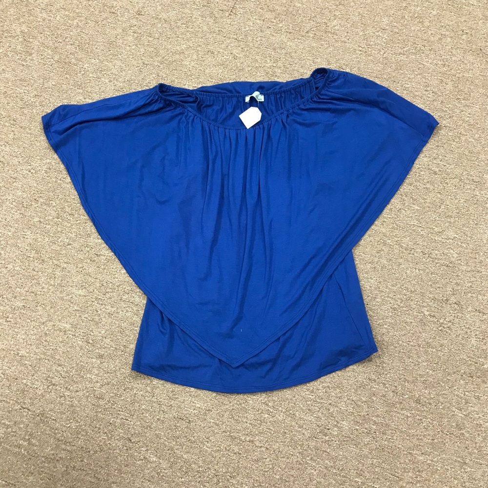 49) Size large V overlay top